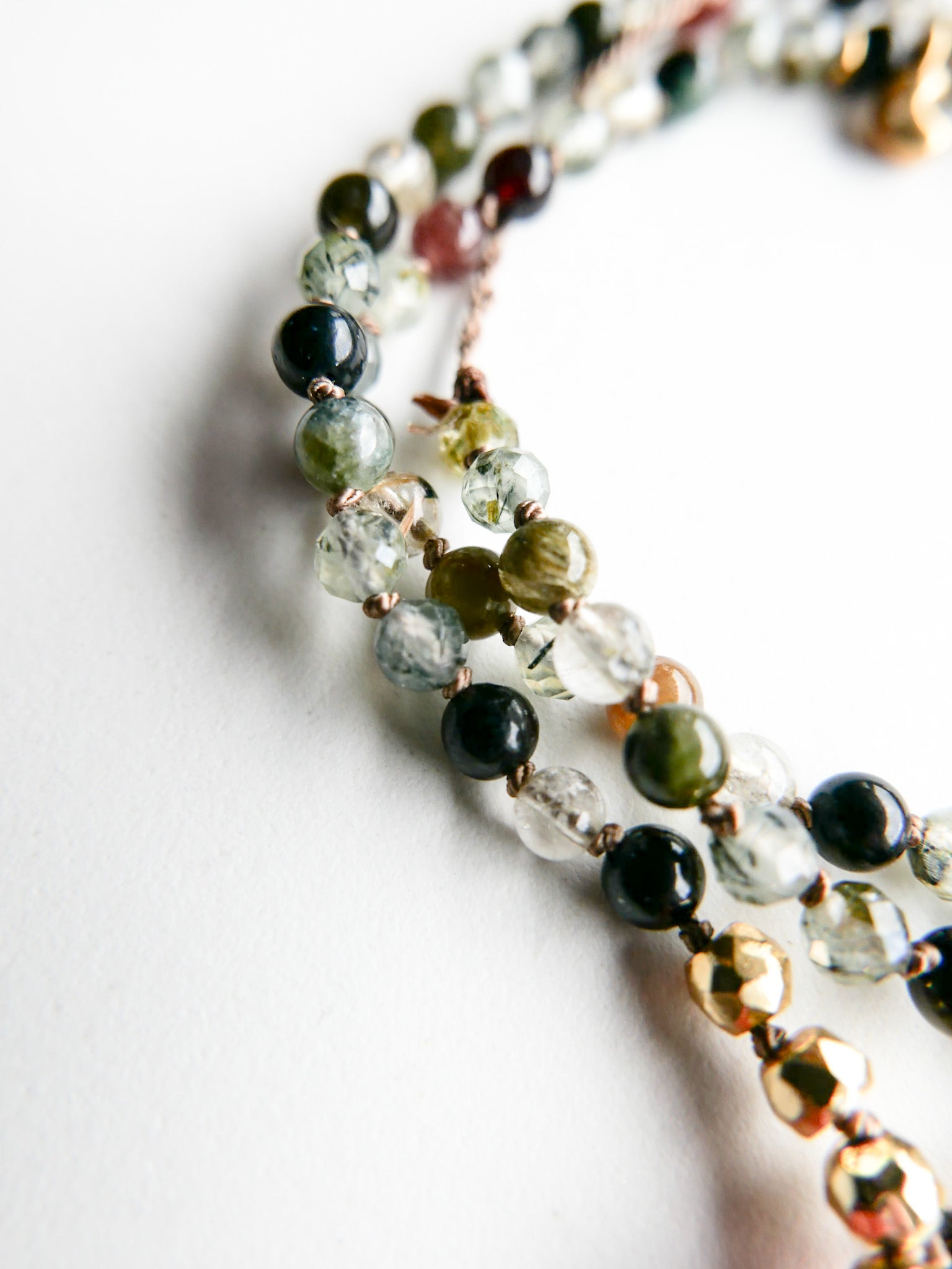 « Roots » Mini Japamala - Prehnite, Coral & Indian Agates - ShaSha Jewelry