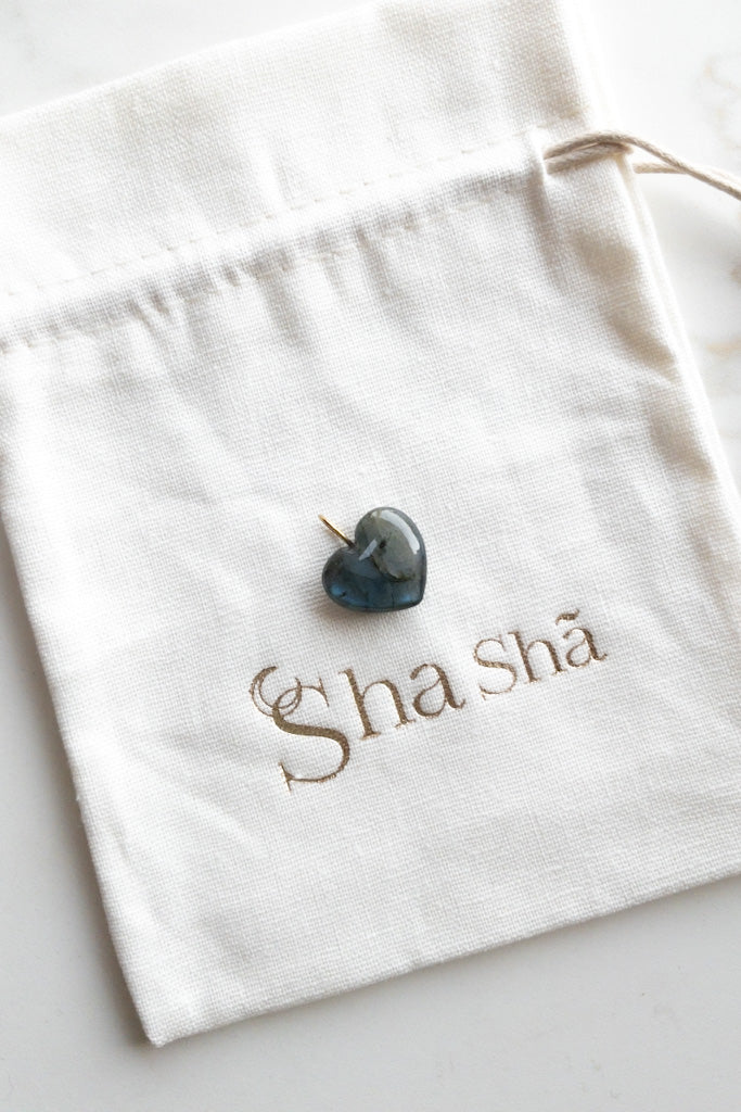 Pendentif coeur en pierre précieuse - Symboles sacrés DIVYA