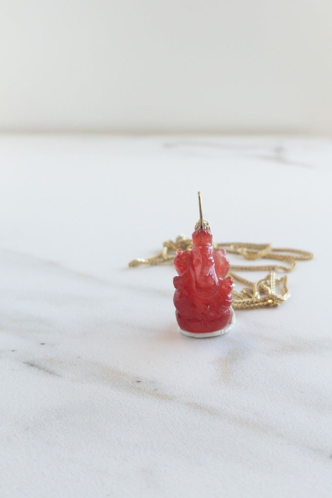Pendentif Ganesha Ji | Aventurine jaune - Pierre de lune - Aventurine rouge - Quartz clair | DIVYA