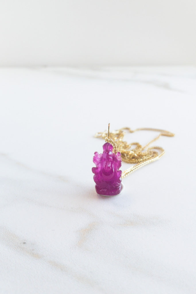 Pendentif Ganesha Ji | Opale rose - Grenat - Quartz teinté rose - Cornaline | DIVYA