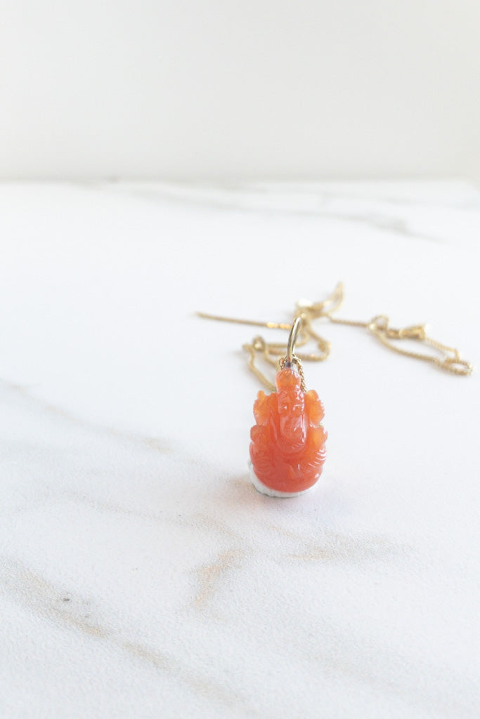 Pendentif Ganesha Ji | Opale rose - Grenat - Quartz teinté rose - Cornaline | DIVYA