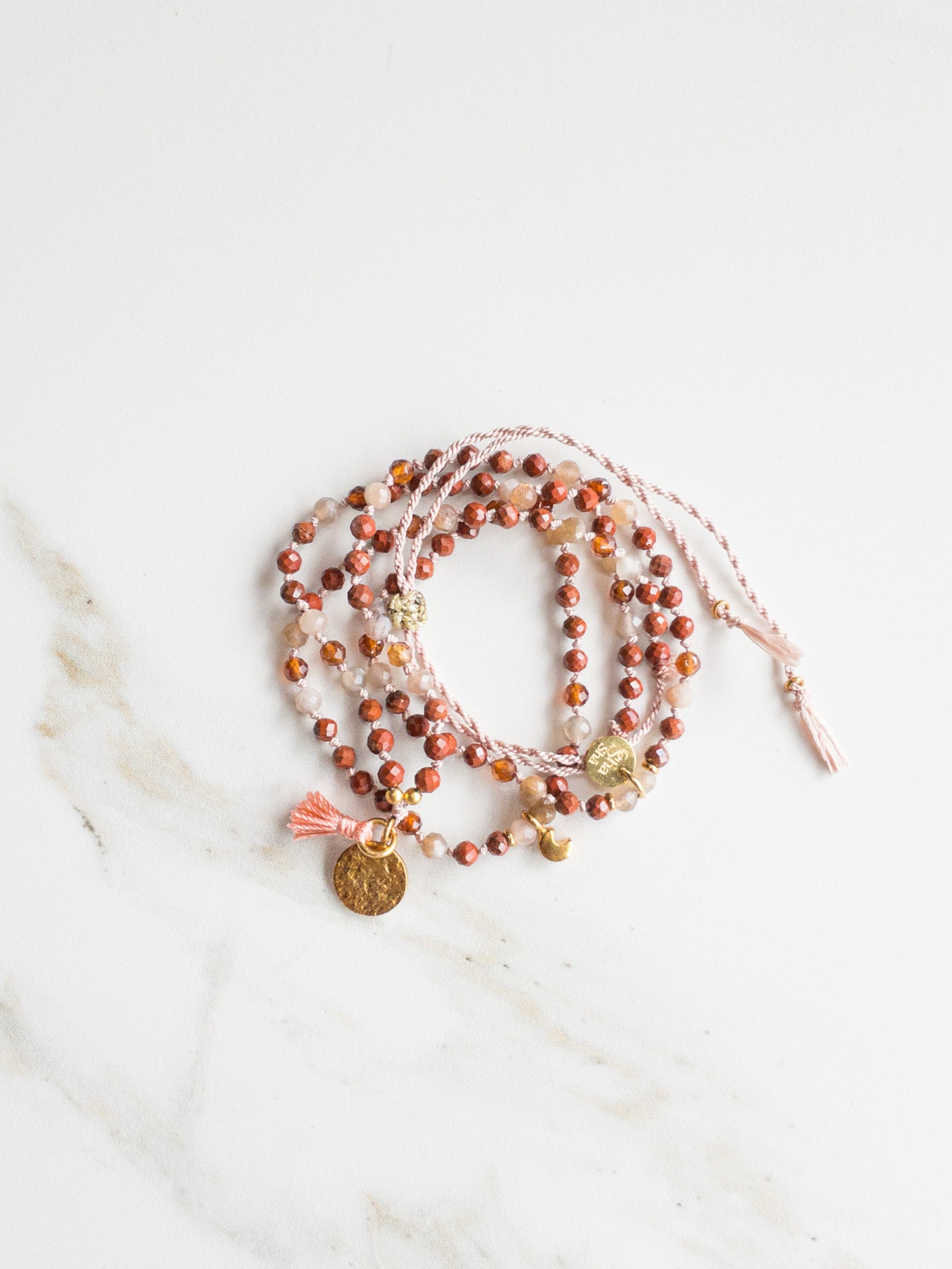 Mini Mala « Racines » 108 perles
 - Jaspe rouge, pierre de soleil et spessartine