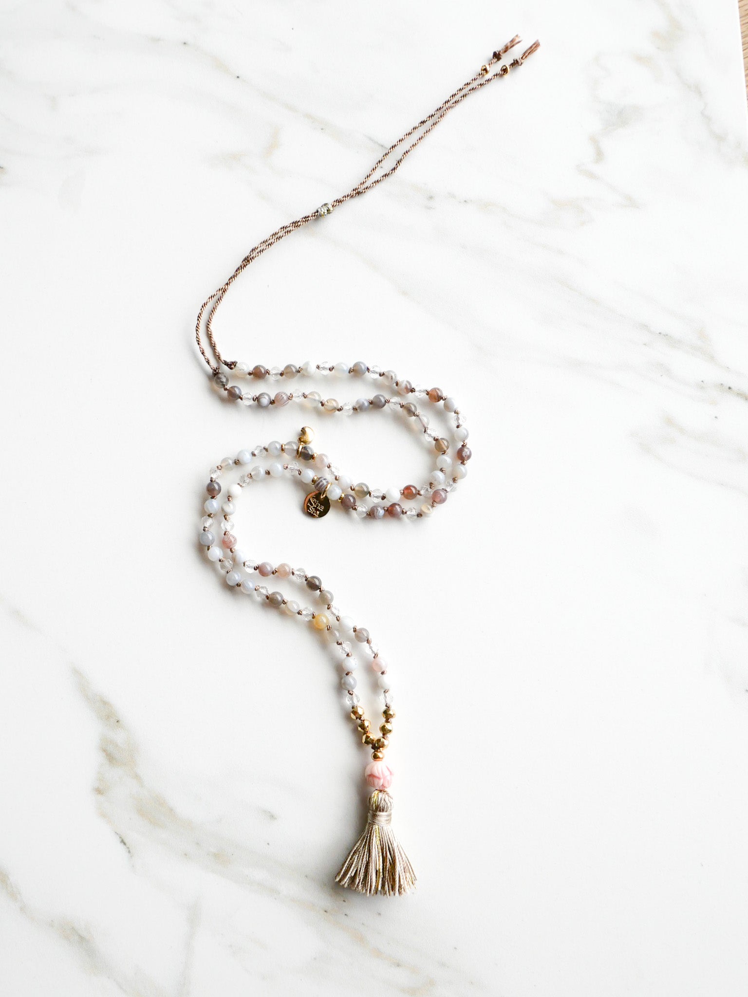 « Roots » Mini Japamala - Botswana Agates, Coral & Clear Quartz